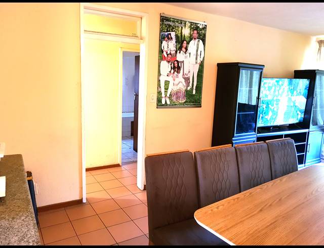 3 BEDROOM FLAT FOR SALE IN VEREENIGING CENTRAL